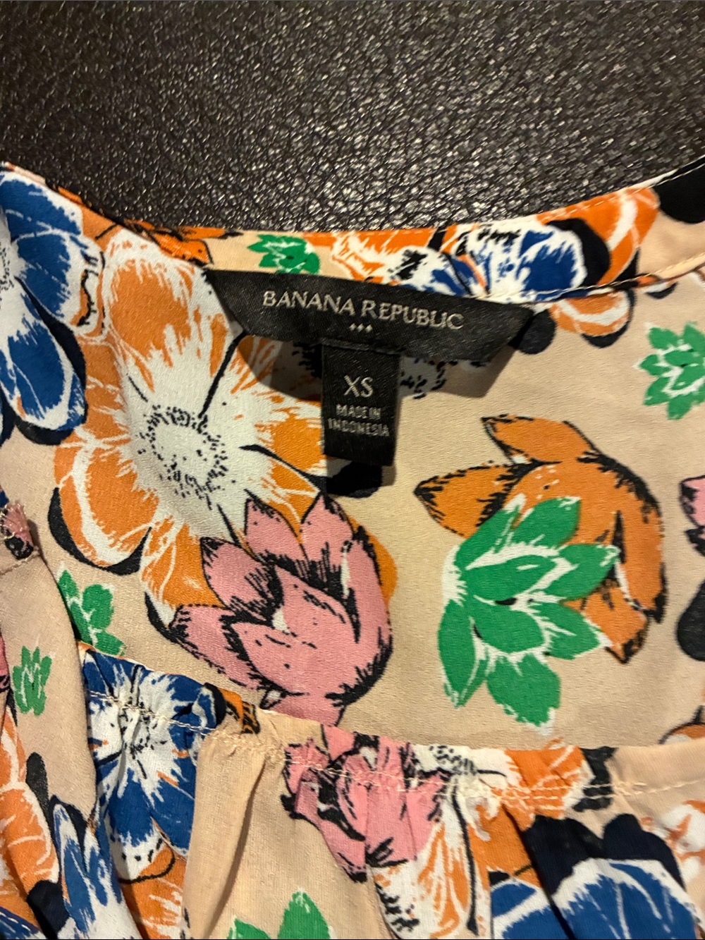 Banana republic Mixed Women's Blouse Bundle - Floral & Paisley Prints - Picture 8 of 14